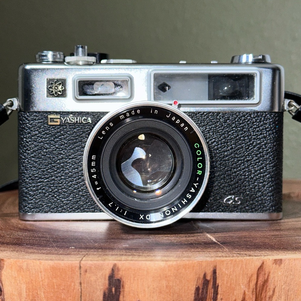 YASHICA Electro 35 Rangefinder + Original Manual & Case - Picture 9 of 16